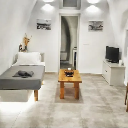 Volcan Secret Cave *