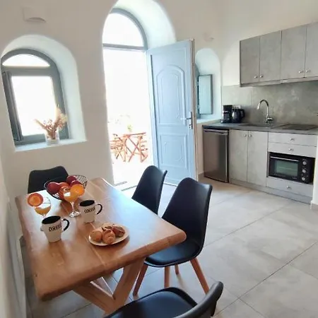 Volcan Secret Cave *