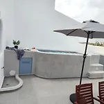 Volcan Secret Cave Apartament Karterados (Santorini)