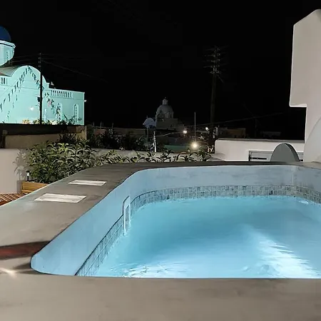 Volcan Secret Cave Karterados (Santorini)