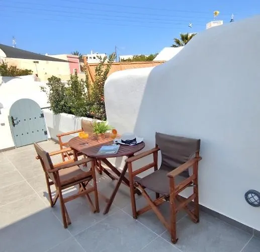 Volcan Secret Cave Karterados (Santorini)