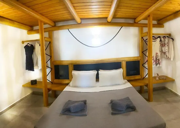 Volcan Secret Cave *