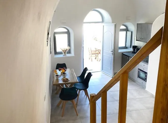 Volcan Secret Cave * Καρτεράδος