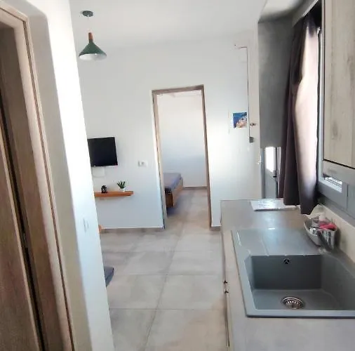 Volcan Secret Cave Karterados (Santorini)