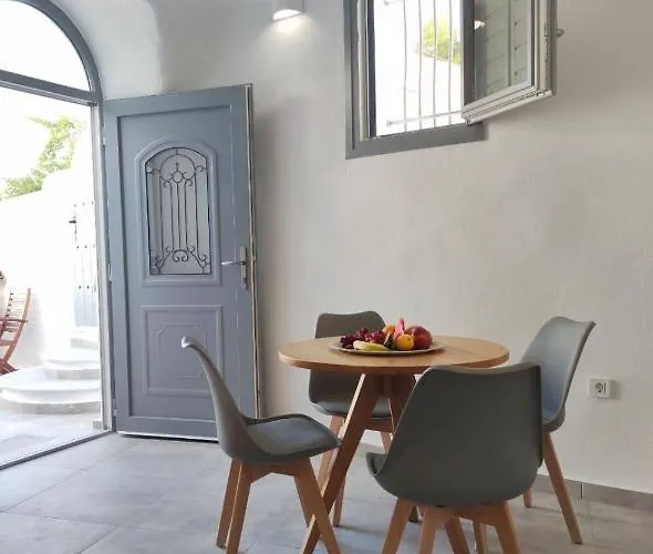 Volcan Secret Cave *