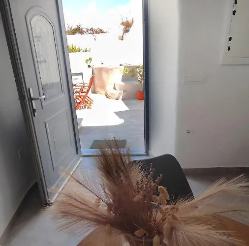 Volcan Secret Cave Karterados (Santorini)