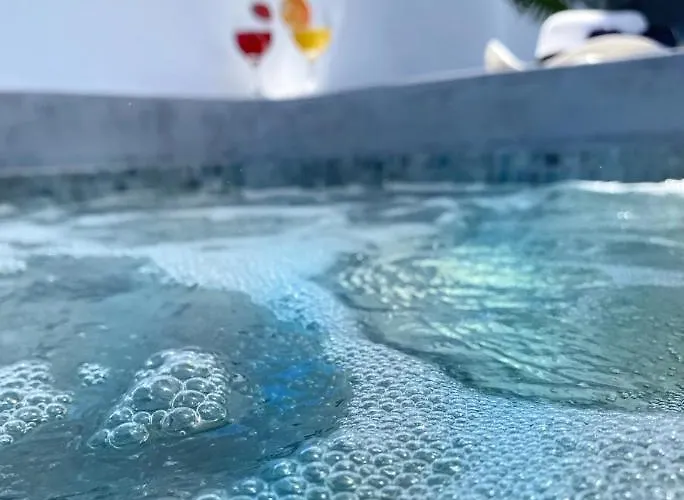 Volcan Secret Cave Apartment Karterados (Santorini)