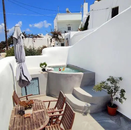 Volcan Secret Cave Apartment Karterados (Santorini)