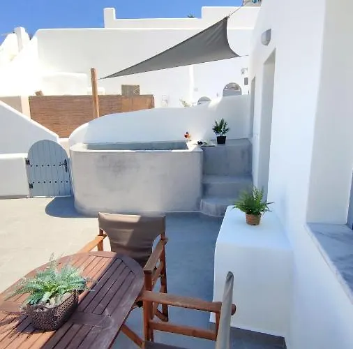 Apartment Volcan Secret Cave Karterados (Santorini)